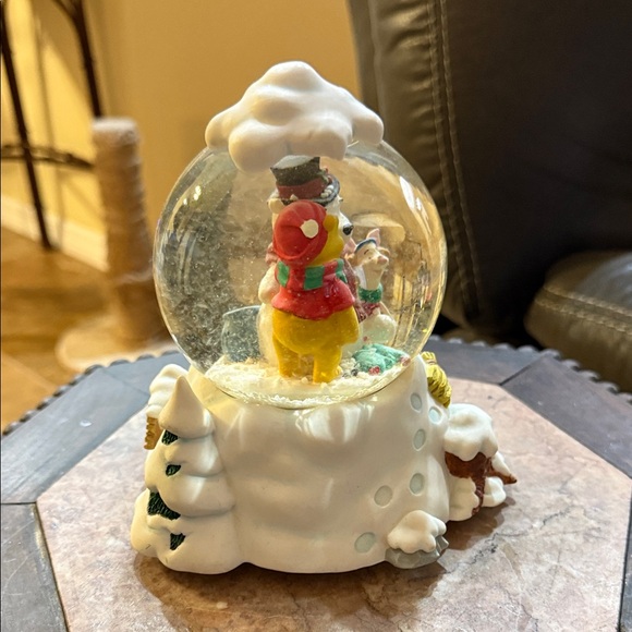 Poor Bear & Snowman Holiday Snow Globe Music Box - Picture 4 of 5